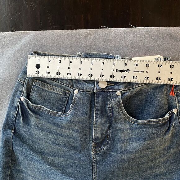 NWT Arula Vintage Wash 33 Inch High Rise Flare Jeans Size 10 - Picture 4 of 14